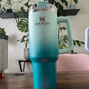 Stanley Tumbler/Quencher Bay Ombre